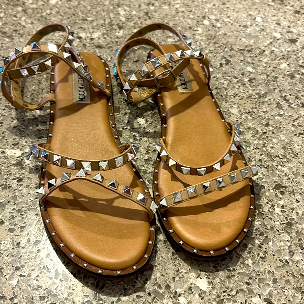 Steve Madden spiked sandal. Size 8.5. Silver and tan